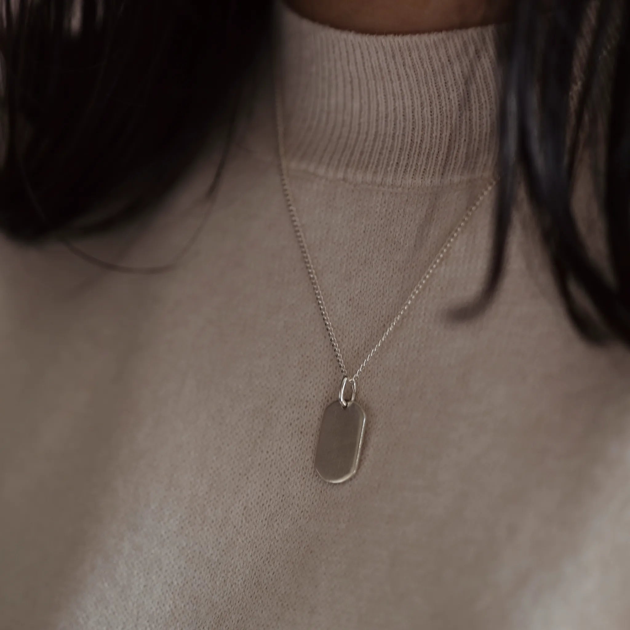 ロケットペンダント | EMBRACE | 刻印チャーム"Tag"