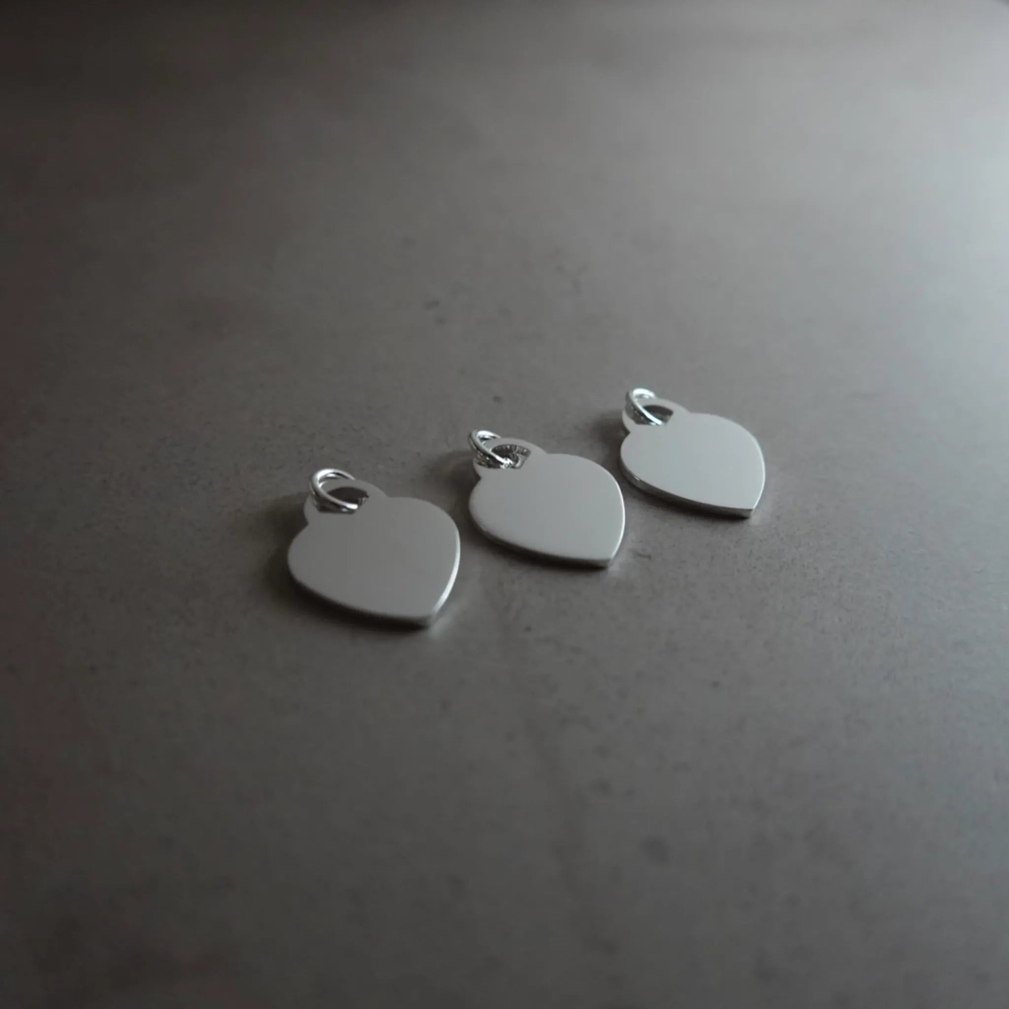刻印アクセサリー | EMBRACE | Silver925 刻印チャーム "Heart"