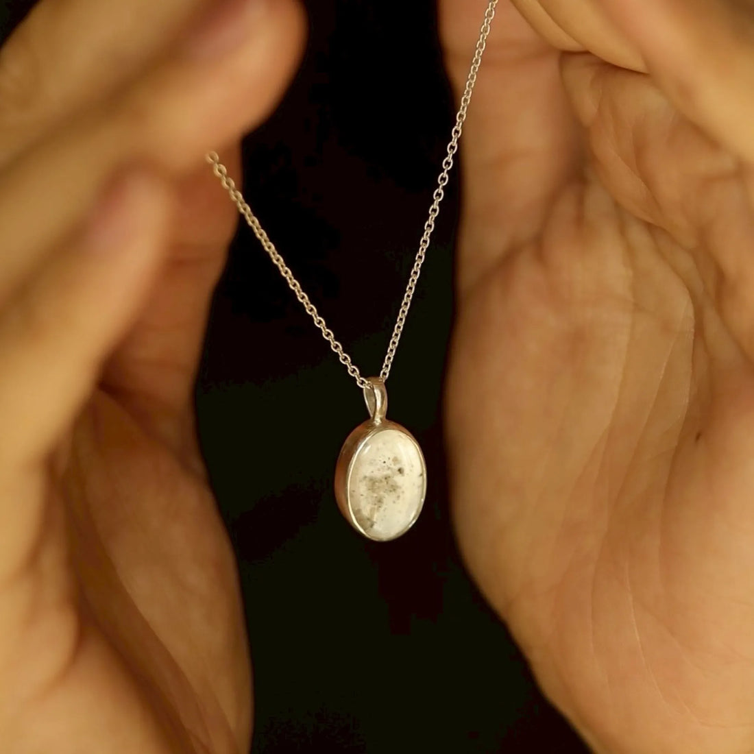Fragment pendant